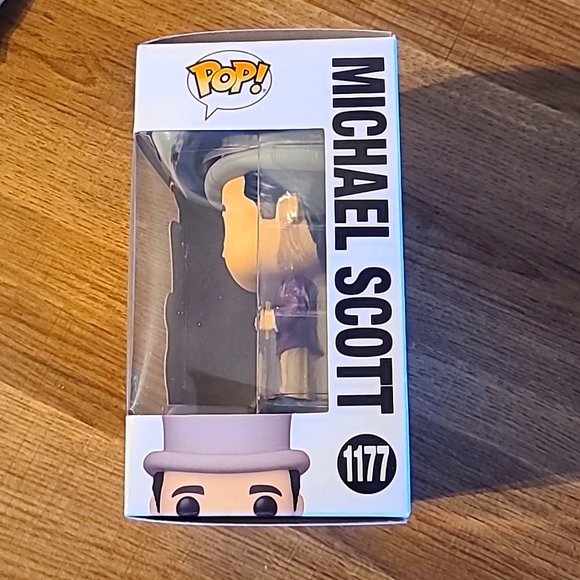 Funko Pop TV #1177 Michael Scott With Golden Ticket The Office FYE Exclusive - Picture 2 of 3